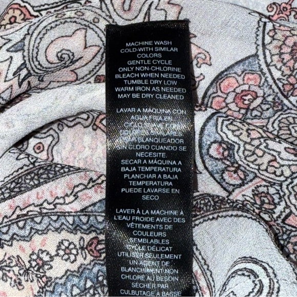 White House Black Market Paisley Lace Trim Sleeveless V-Neck Blouse Boho Chic - Picture 8 of 9